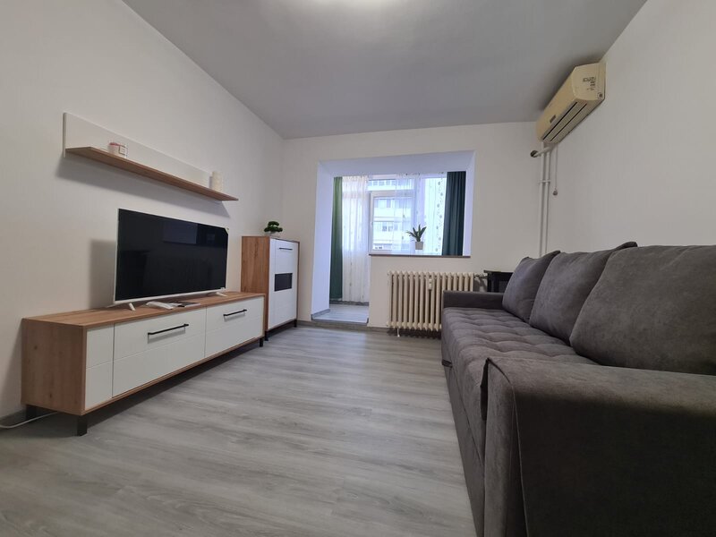 1 Decembrie, 4 minute M, garsoniera decomandata, DB1328.