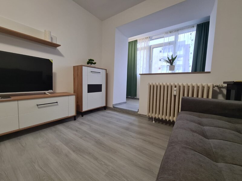 1 Decembrie, 4 minute M, garsoniera decomandata, DB1328.