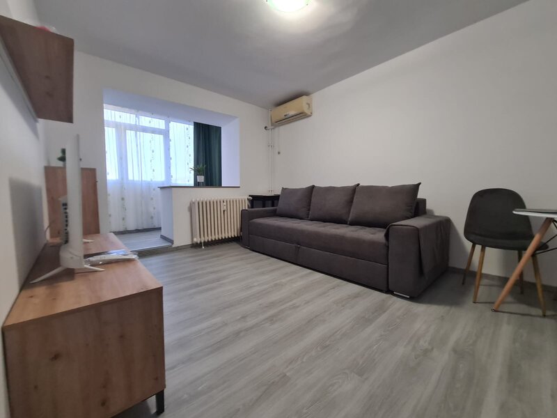 1 Decembrie, 4 minute M, garsoniera decomandata, DB1328.